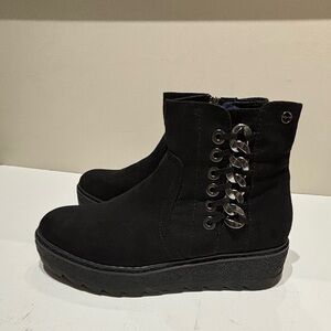 Tamaris Germany Black Zip up Ankle Boots with  Chunky Sole and Chain Detailing